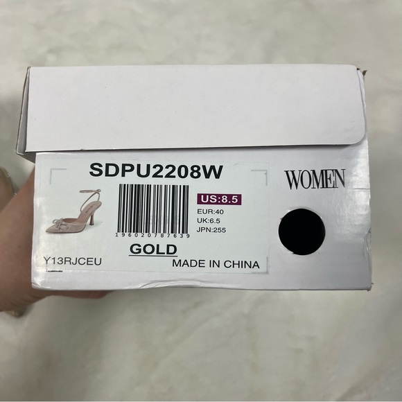 DREAM PAIRS GOLD GLITTER HEELS WITH CRYSTAL BOW SIZE 8.5 - Picture 11 of 15